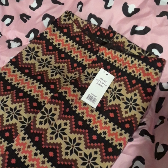 2/$30- Leggings - Picture 3 of 3